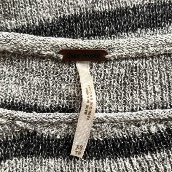 Free People gray striped tunic sweater size XS - Picture 6 of 6